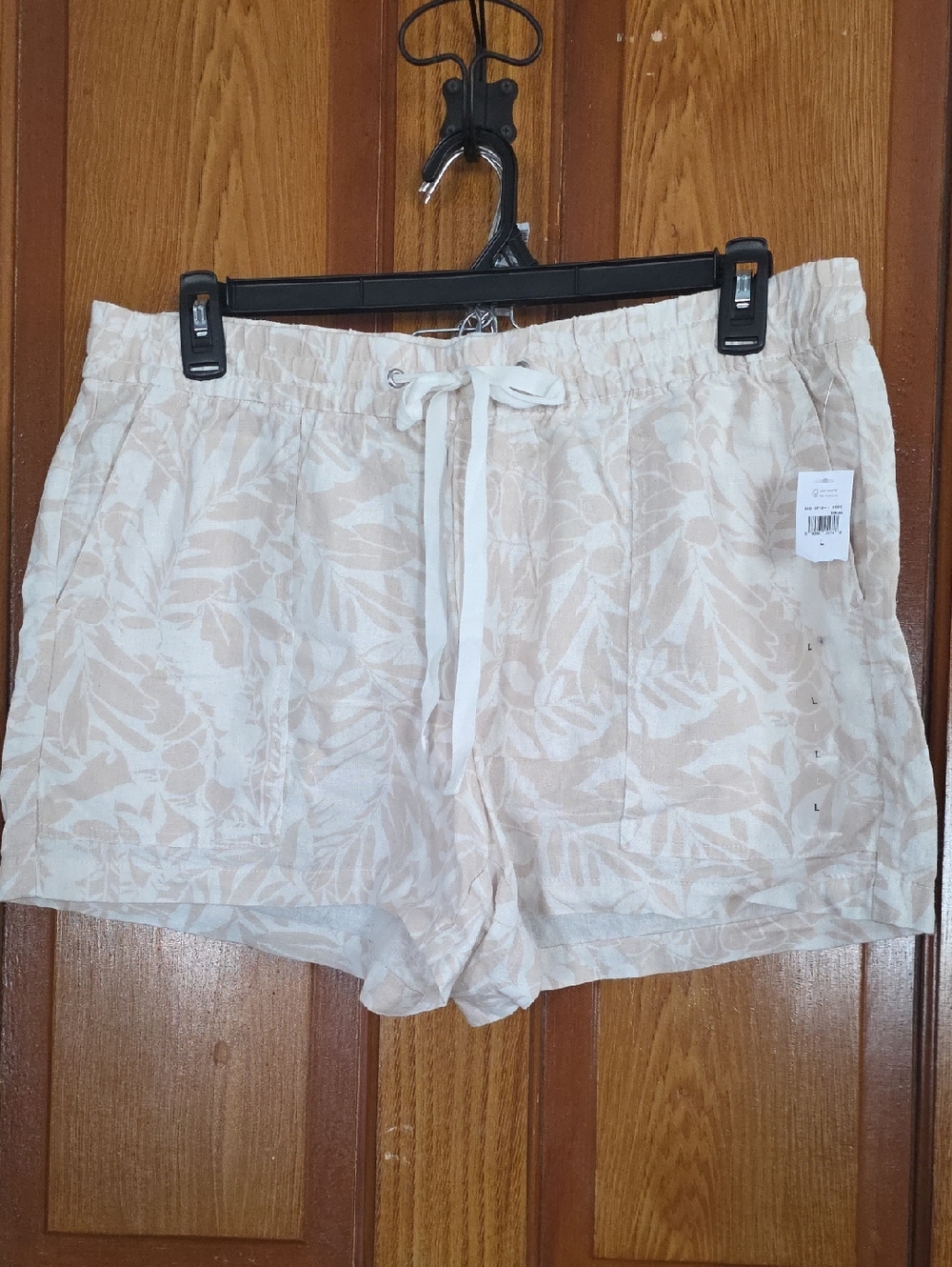GAP Women's Beige and White Floral Drawstring Shorts